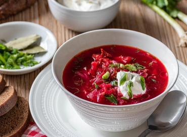 Всего зубчик прямо в кастрюлю — борщ выйдет вкуснее, чем в ресторане: назван секретный ингредиент