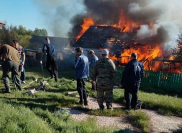 В Самарской области полностью сгорел многоквартирный жилой дом