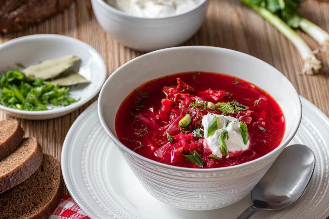 Всего зубчик прямо в кастрюлю — борщ выйдет вкуснее, чем в ресторане: назван секретный ингредиент