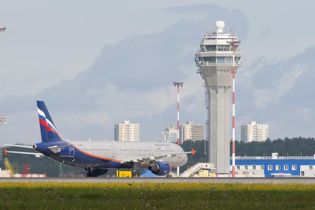 Самолет Airbus 321, следующий из Самары в Москву, благополучно сел в Шереметьево