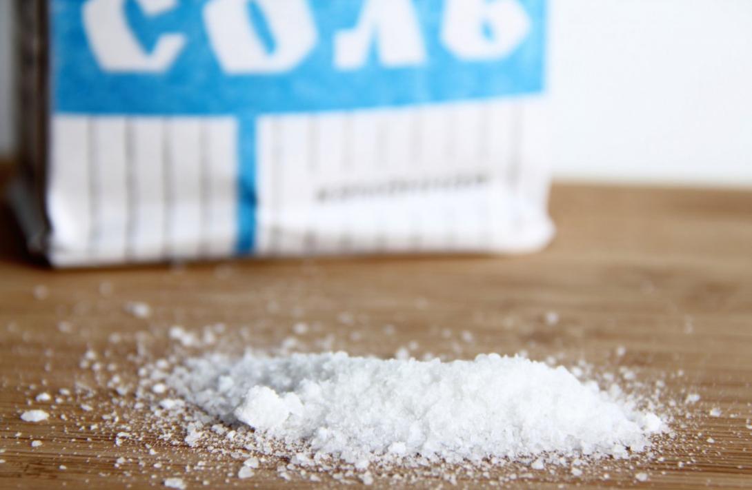 Еще одно страшное свойство соли, о котором мало кто догадывается — рак желудка обеспечен: врач предупредил об опасности