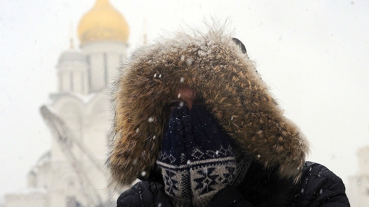 Научный руководитель Гидрометцентра России Рома...